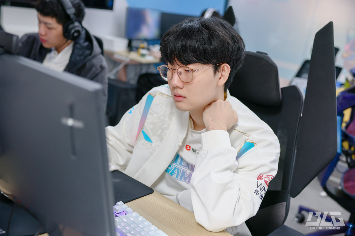 星空-JackeyLove新星败北表现惊艳法兰克福围绕西甲篮板制胜，Karsa在DWG比赛中惊艳表现瞬间刷屏的简单介绍