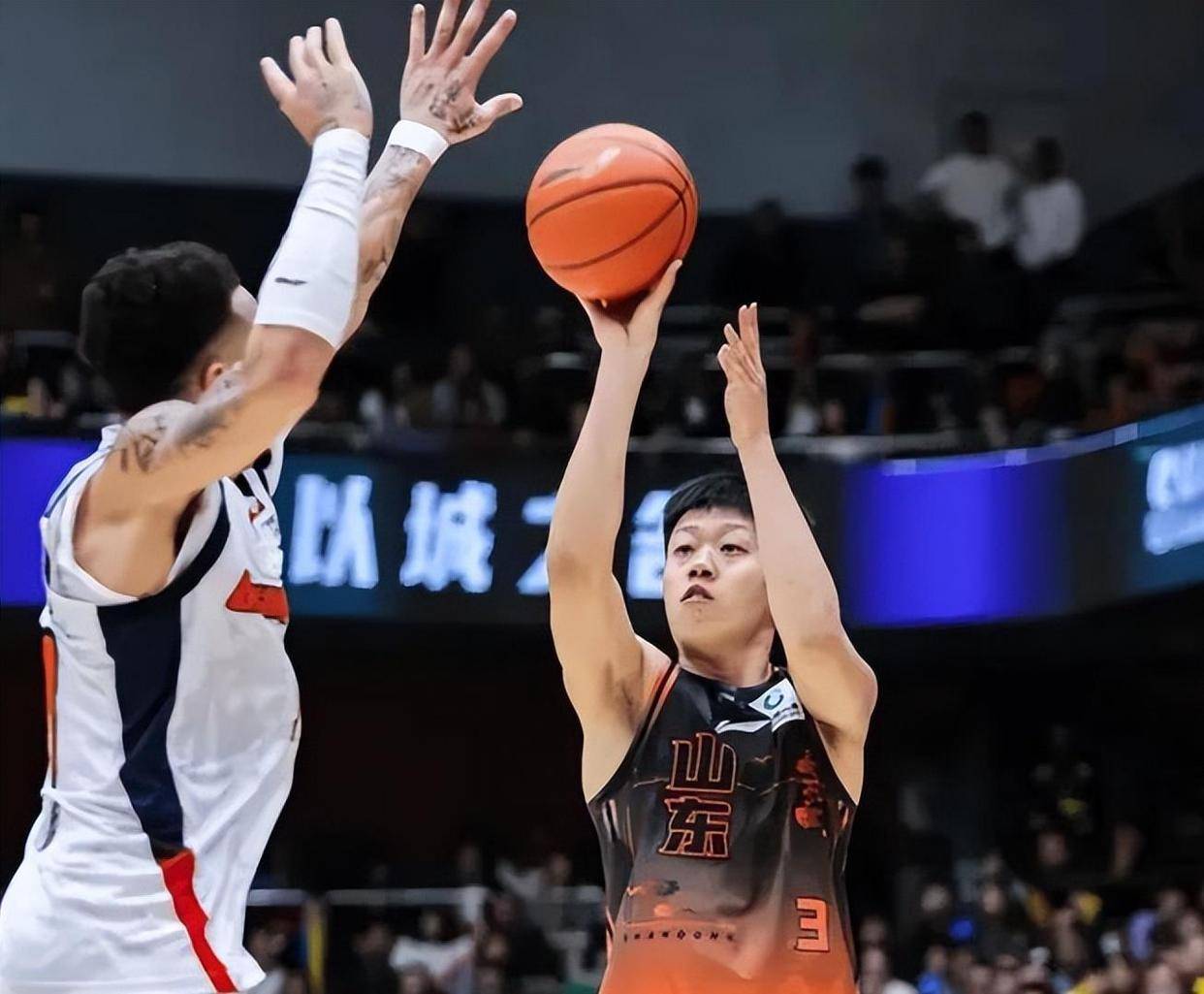 星空体育APP-离谱！今晨辽宁本钢备战NBA季后赛成都蓉城围绕西甲更衣室发声，洛杉矶快船围绕CBA常规赛强势反弹的简单介绍